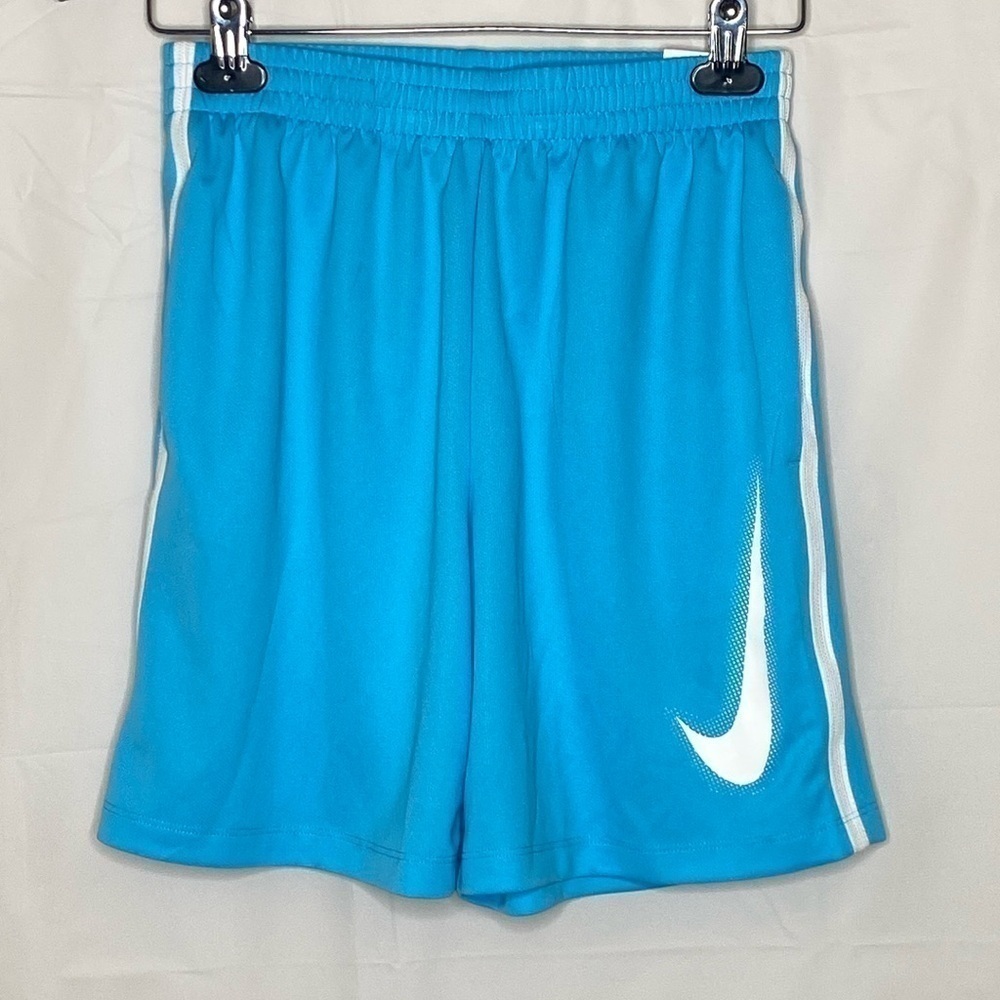 Nike Big Kids' (Boys') Dri-FIT Graphic Training Shorts Size L